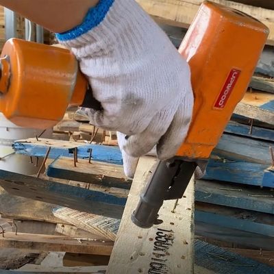 Pneumatic Air Nail Puller BD70 Nail Remover for Wood Pallets Max Nail Length 2 1/2IN