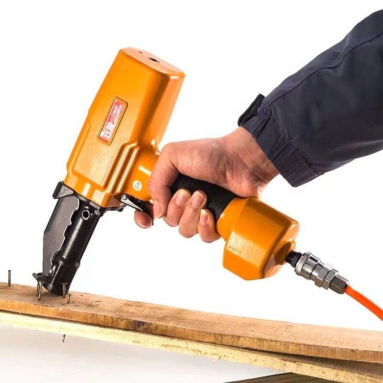 Pneumatic Air Nail Puller BD70 Nail Remover for Wood Pallets Max Nail Length 2 1/2IN